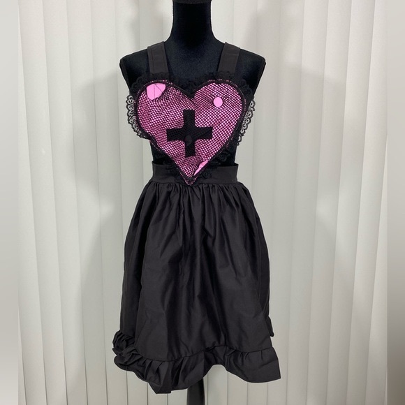 💔SOLD💔BERTHAUX Fix Me Netted Heart Apron Dress Ruffle Skirt Tie Waist Black Pink - Picture 6 of 12